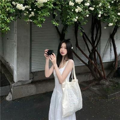 远看是蔚蓝的春天
